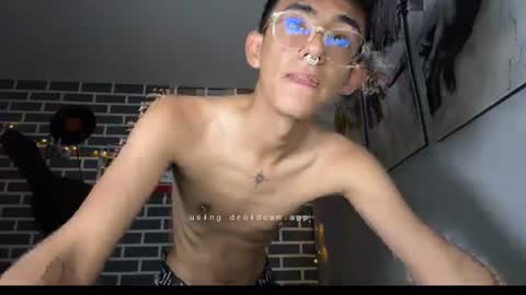 Snapshot of axelshade chatting on 10/29/25, 04:26 axelshade online show from 10/29/25, 04:26