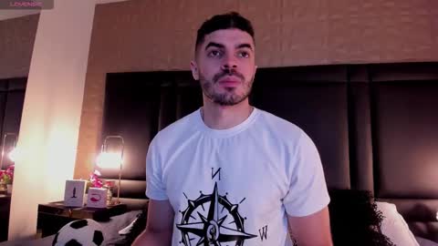 Axel Thompsom online show from 11/06/25, 11:33