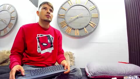 Axel and mia  online show from 02/10/25, 11:25