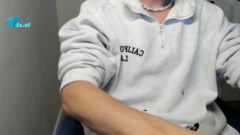 Axl online show from 11/22/25, 09:25