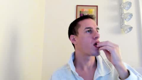 Axl online show from 12/15/25, 10:52