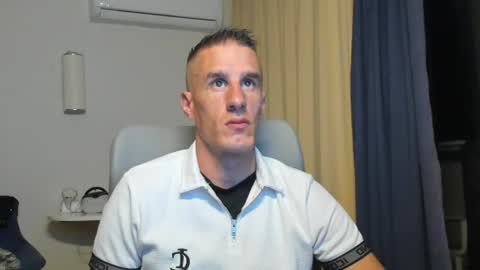 Snapshot of axl_fx chatting on 06/11/26, 11:58 Axl online show from 06/11/26, 11:58