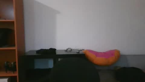 Snapshot of axuepetitt chatting on 06/08/26, 08:42 axue online show from 06/08/26, 08:42