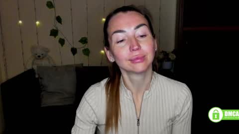 Snapshot of ay_kiss_jully chatting on 02/24/25, 09:43 Jully online show from 02/24/25, 09:43
