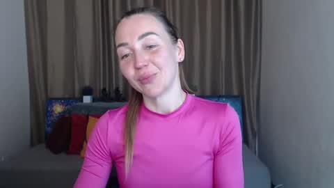 Snapshot of ay_kiss_jully chatting on 03/08/25, 01:25 Jully online show from 03/08/25, 01:25