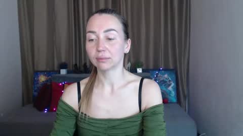 Snapshot of ay_kiss_jully chatting on 03/08/25, 05:01 Jully online show from 03/08/25, 05:01