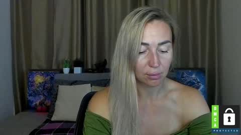 Snapshot of ay_kiss_jully chatting on 09/09/25, 05:34 Jully online show from 09/09/25, 05:34