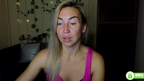 Snapshot of ay_kiss_jully chatting on 09/11/25, 06:41 Jully online show from 09/11/25, 06:41