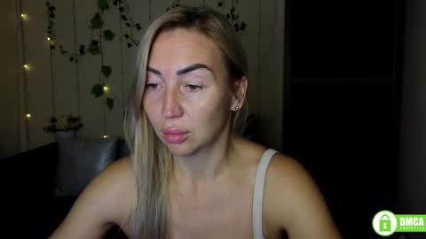 Snapshot of ay_kiss_jully chatting on 10/05/25, 05:22 Jully online show from 10/05/25, 05:22