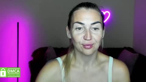 Snapshot of ay_kiss_jully chatting on 10/15/25, 05:35 Jully online show from 10/15/25, 05:35