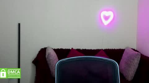 Snapshot of ay_kiss_jully chatting on 10/17/25, 05:43 Jully online show from 10/17/25, 05:43