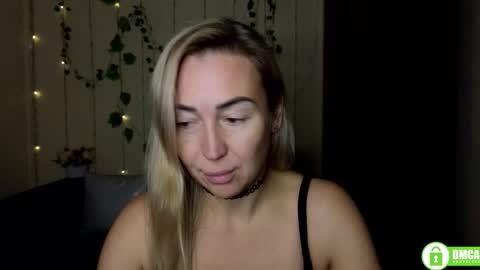 Snapshot of ay_kiss_jully chatting on 10/19/25, 05:24 Jully online show from 10/19/25, 05:24
