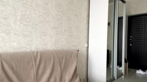 Snapshot of ayaderen chatting on 02/19/25, 06:44 im Aya welcome to my room online show from 02/19/25, 06:44