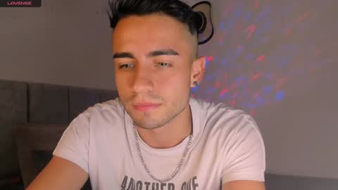 Snapshot of aydan_stiven9 chatting on 12/12/24, 02:04 AYDAN STIVEN OF AYDANSTIVEN online show from 12/12/24, 02:04