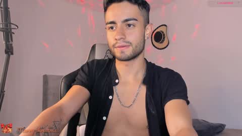 Snapshot of aydan_stiven9 chatting on 12/18/24, 10:02 AYDAN STIVEN OF AYDANSTIVEN online show from 12/18/24, 10:02
