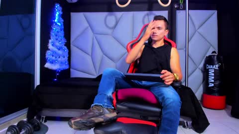 Snapshot of aydenmillerdom chatting on 12/15/24, 05:56 Ayden Miller online show from 12/15/24, 05:56