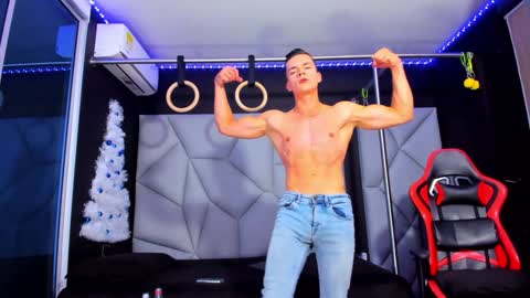 Snapshot of aydenmillerdom chatting on 12/24/24, 04:22 Ayden Miller online show from 12/24/24, 04:22