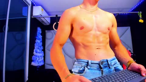 Snapshot of aydenmillerdom chatting on 12/24/24, 07:28 Ayden Miller online show from 12/24/24, 07:28