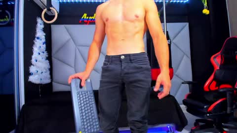 Snapshot of aydenmillerdom chatting on 12/27/24, 08:56 Ayden Miller online show from 12/27/24, 08:56