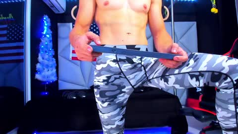 Snapshot of aydenmillerdom chatting on 12/31/24, 06:37 Ayden Miller online show from 12/31/24, 06:37