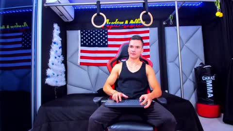 Snapshot of aydenmillerdom chatting on 01/02/25, 12:03 Ayden Miller online show from 01/02/25, 12:03