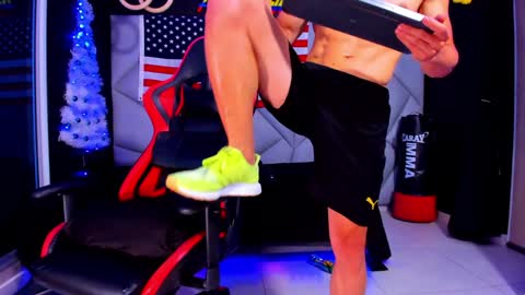 Snapshot of aydenmillerdom chatting on 01/05/25, 10:08 Ayden Miller online show from 01/05/25, 10:08