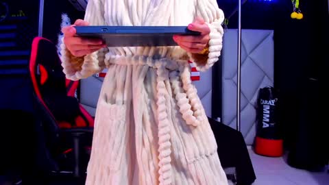 Snapshot of aydenmillerdom chatting on 01/06/25, 02:04 Ayden Miller online show from 01/06/25, 02:04