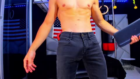 Snapshot of aydenmillerdom chatting on 01/14/25, 03:01 Ayden Miller online show from 01/14/25, 03:01