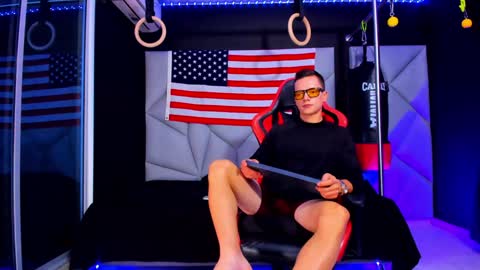 Snapshot of aydenmillerdom chatting on 01/23/25, 04:04 Ayden Miller online show from 01/23/25, 04:04