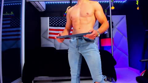 Snapshot of aydenmillerdom chatting on 01/30/25, 06:13 Ayden Miller online show from 01/30/25, 06:13