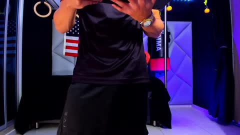 Snapshot of aydenmillerdom chatting on 02/03/25, 01:41 Ayden Miller online show from 02/03/25, 01:41