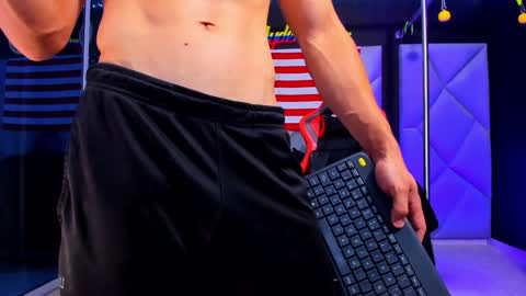 Snapshot of aydenmillerdom chatting on 02/03/25, 04:46 Ayden Miller online show from 02/03/25, 04:46