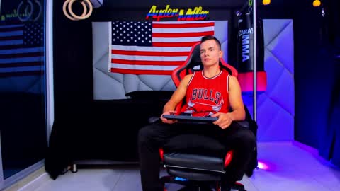 Snapshot of aydenmillerdom chatting on 02/04/25, 03:00 Ayden Miller online show from 02/04/25, 03:00