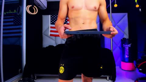 Snapshot of aydenmillerdom chatting on 02/05/25, 04:58 Ayden Miller online show from 02/05/25, 04:58