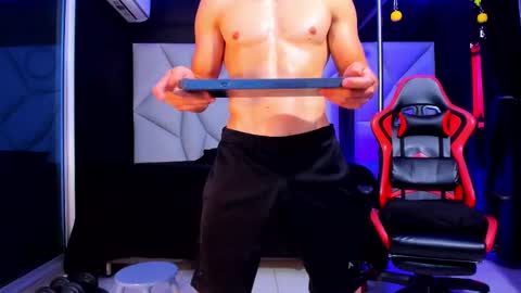 Snapshot of aydenmillerdom chatting on 02/18/25, 04:16 Ayden Miller online show from 02/18/25, 04:16