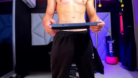 Snapshot of aydenmillerdom chatting on 02/19/25, 01:28 Ayden Miller online show from 02/19/25, 01:28