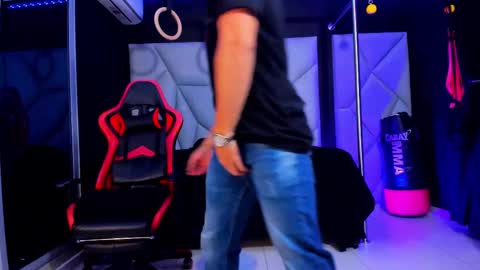 Snapshot of aydenmillerdom chatting on 02/22/25, 01:35 Ayden Miller online show from 02/22/25, 01:35