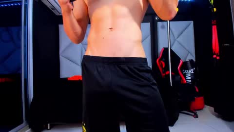 Snapshot of aydenmillerdom chatting on 02/24/25, 01:10 Ayden Miller online show from 02/24/25, 01:10