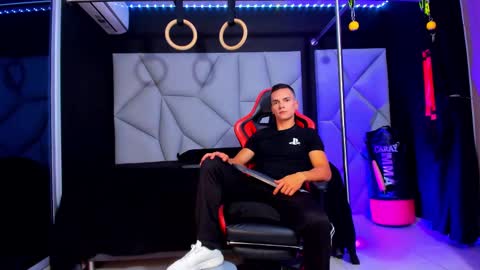 Snapshot of aydenmillerdom chatting on 03/05/25, 02:46 Ayden Miller online show from 03/05/25, 02:46