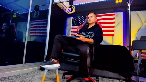 Snapshot of aydenmillerdom chatting on 09/08/25, 11:48 Ayden Miller online show from 09/08/25, 11:48