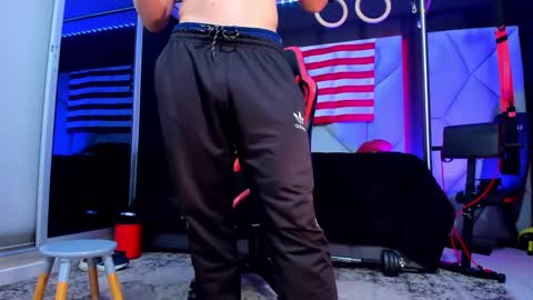 Snapshot of aydenmillerdom chatting on 10/07/25, 02:31 Ayden Miller online show from 10/07/25, 02:31