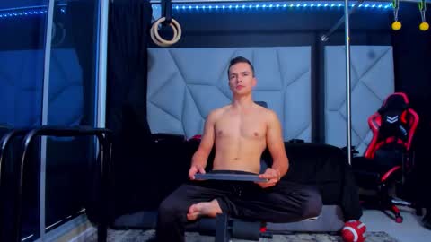 Snapshot of aydenmillerdom chatting on 11/06/25, 02:51 Ayden Miller online show from 11/06/25, 02:51