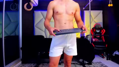 Snapshot of aydenmillerdom chatting on 11/24/25, 02:55 Ayden Miller online show from 11/24/25, 02:55