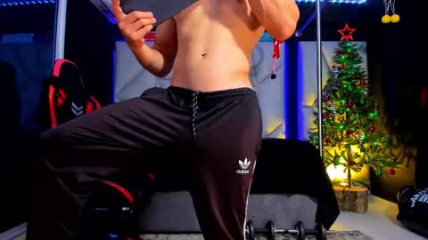 Snapshot of aydenmillerdom chatting on 12/14/25, 01:22 Ayden Miller online show from 12/14/25, 01:22