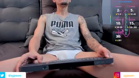 Snapshot of ayjeeem chatting on 02/01/26, 12:04 Andr online show from 02/01/26, 12:04