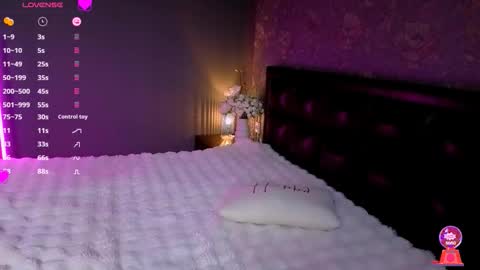  Ayla Demir  online show from 11/16/25, 10:59