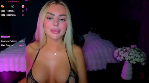  Ayla Demir  online show from 06/11/26, 08:07