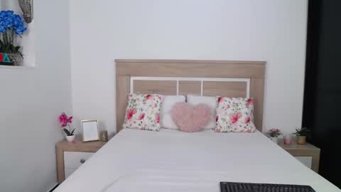 Aylin Ross online show from 11/17/25, 07:52