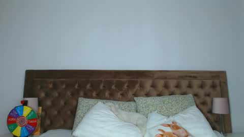 Aylin online show from 10/17/25, 04:04