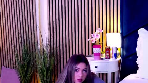 Snapshot of aylinrosee chatting on 06/09/26, 02:23 AylinRosee online show from 06/09/26, 02:23